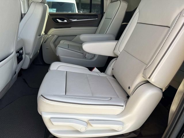 Used 2022 GMC Yukon XL Denali RWD image 17