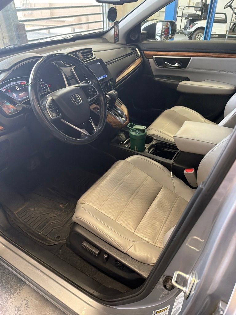 Used 2019 Honda CR-V Touring image 2