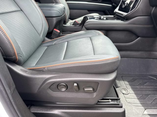 Used 2025 GMC Yukon AT4 w/ AT4 Premium Package AWD/4WD image 12