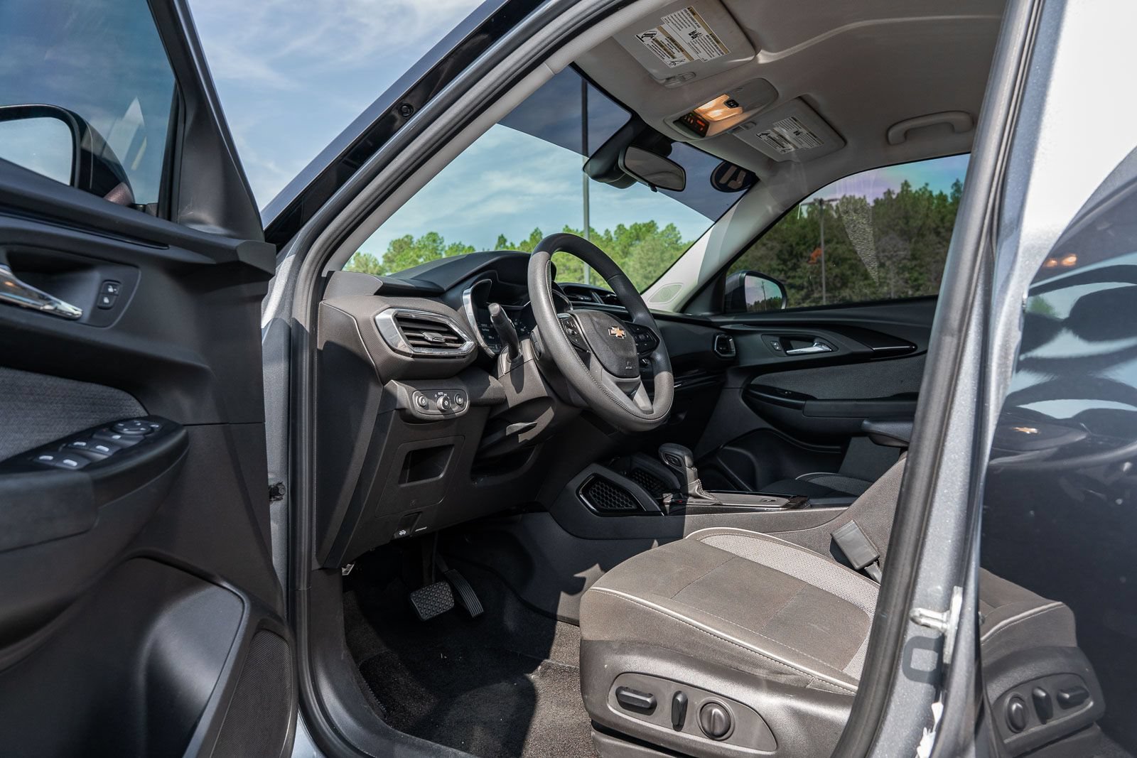 Used 2021 Chevrolet TrailBlazer LT FWD image 17