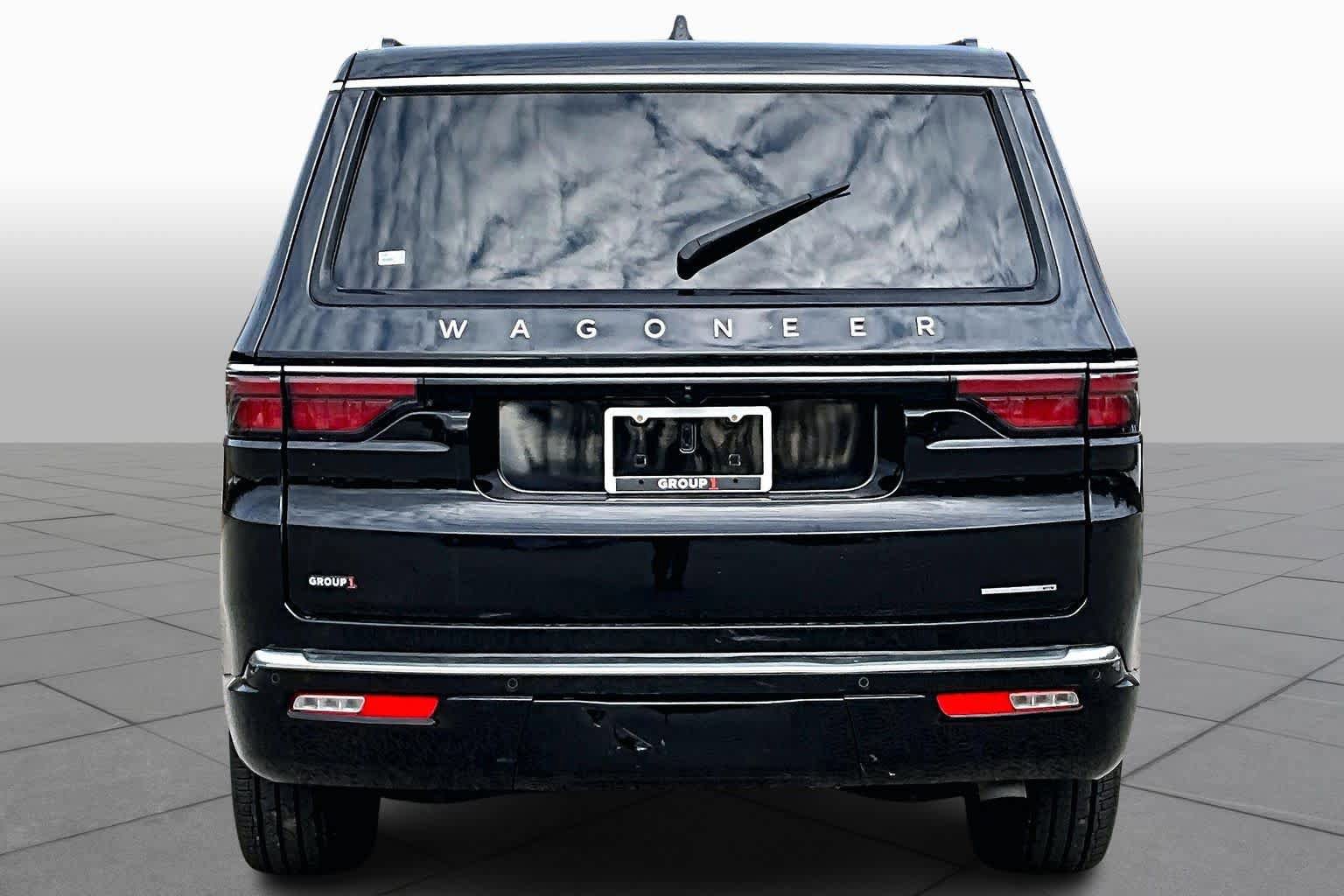 Used 2024 Jeep Wagoneer Series III w/ Flexible Seating Group AWD/4WD image 5