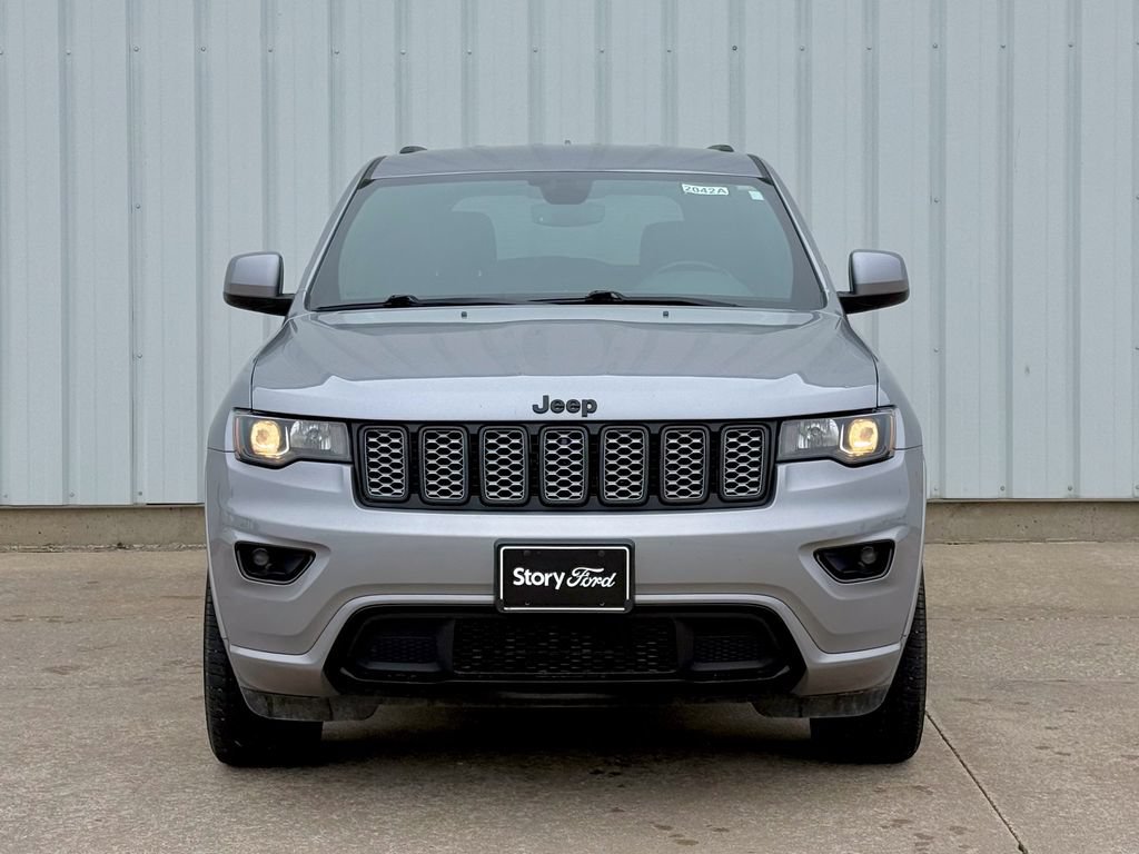 Used 2019 Jeep Grand Cherokee Altitude AWD/4WD image 9