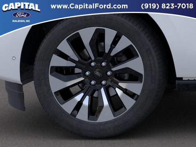 Certified 2025 Ford Expedition Platinum w/ Driver's Package AWD/4WD image 19