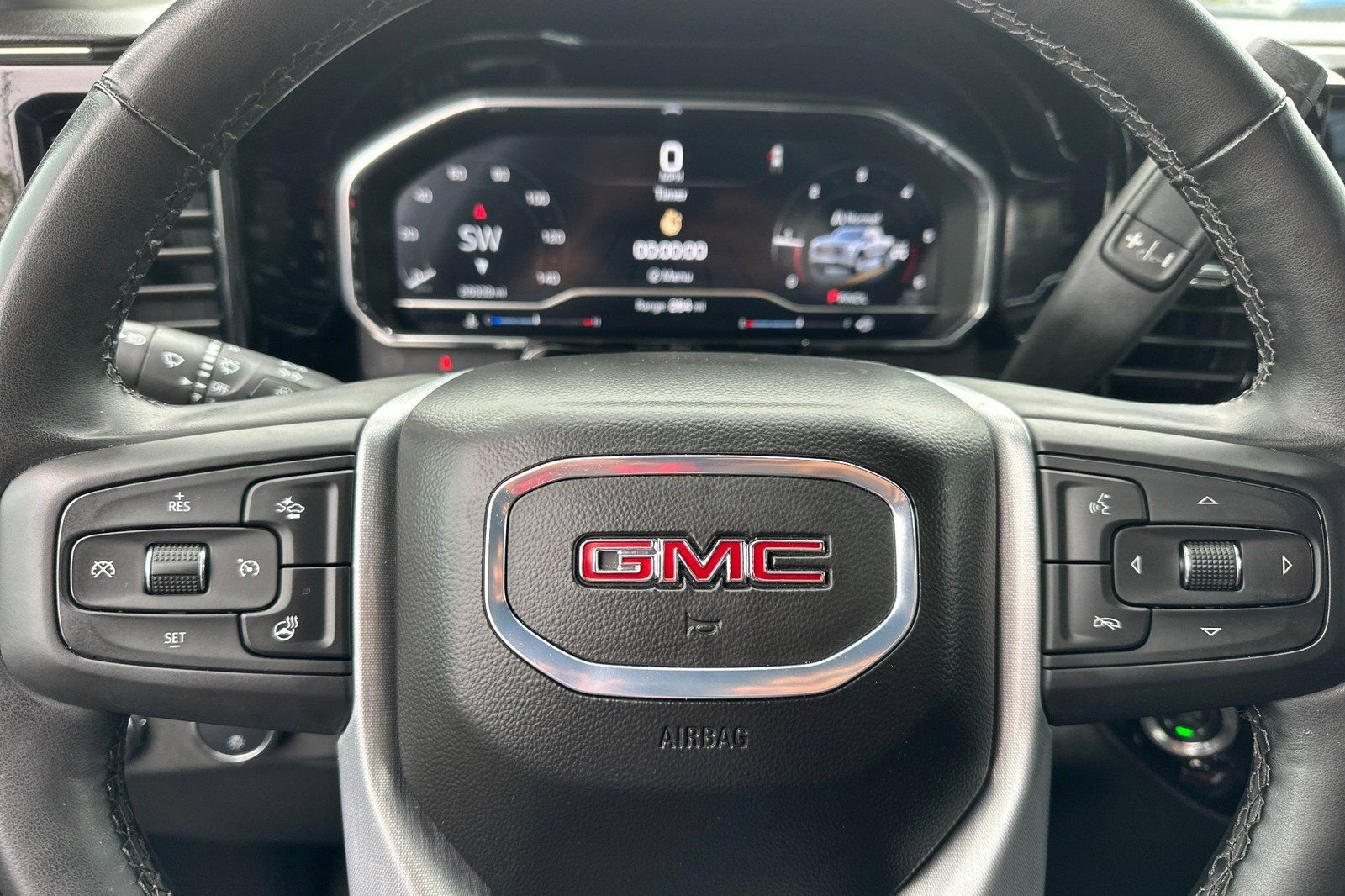 Used 2025 GMC Sierra 1500 SLE w/ Preferred Package AWD/4WD image 25
