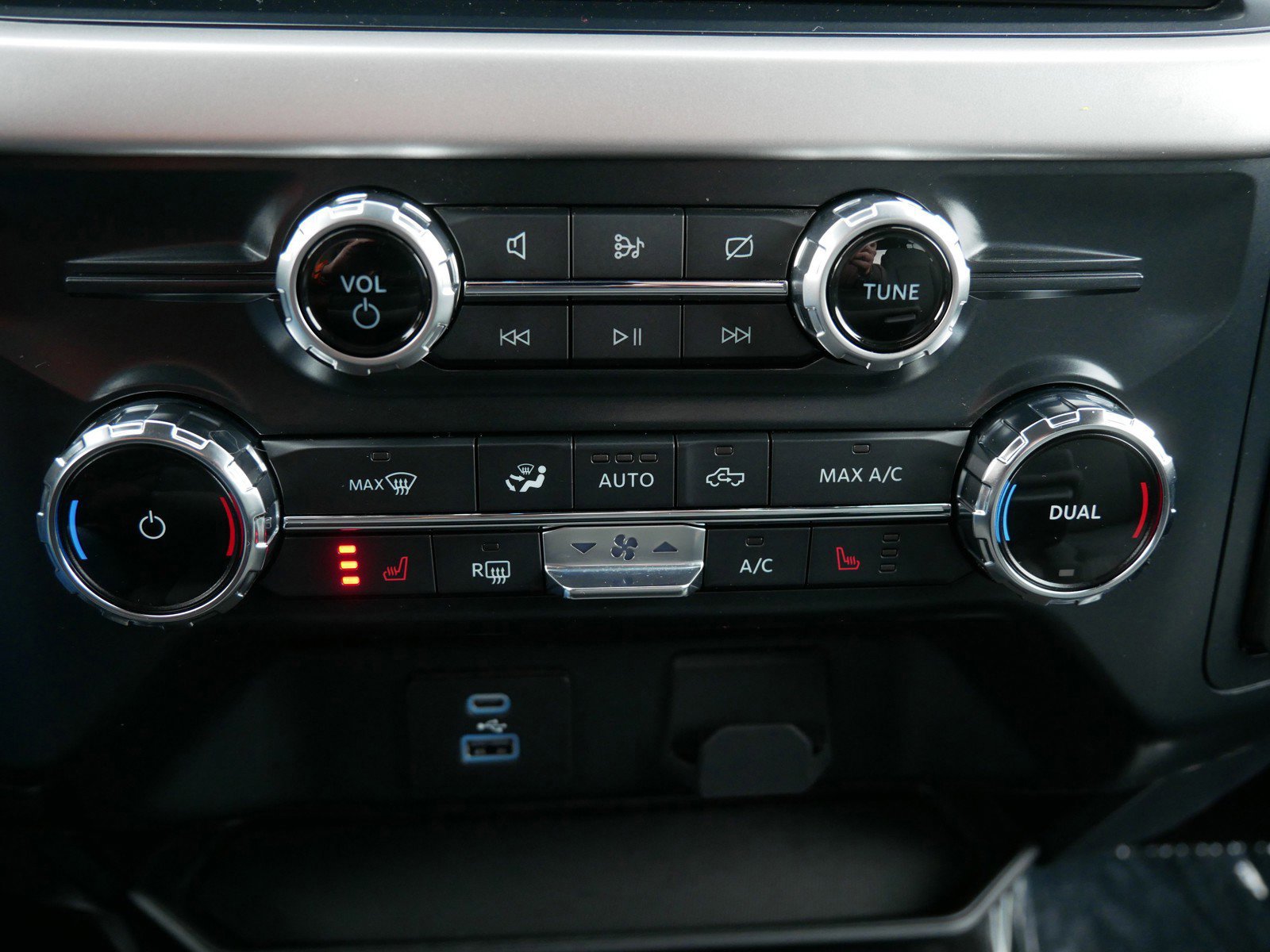 Certified 2022 Ford F150 XLT w/ Equipment Group 302A High image 28