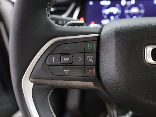 Used 2023 Jeep Grand Cherokee L Limited w/ Black Appearance Package AWD/4WD image 14