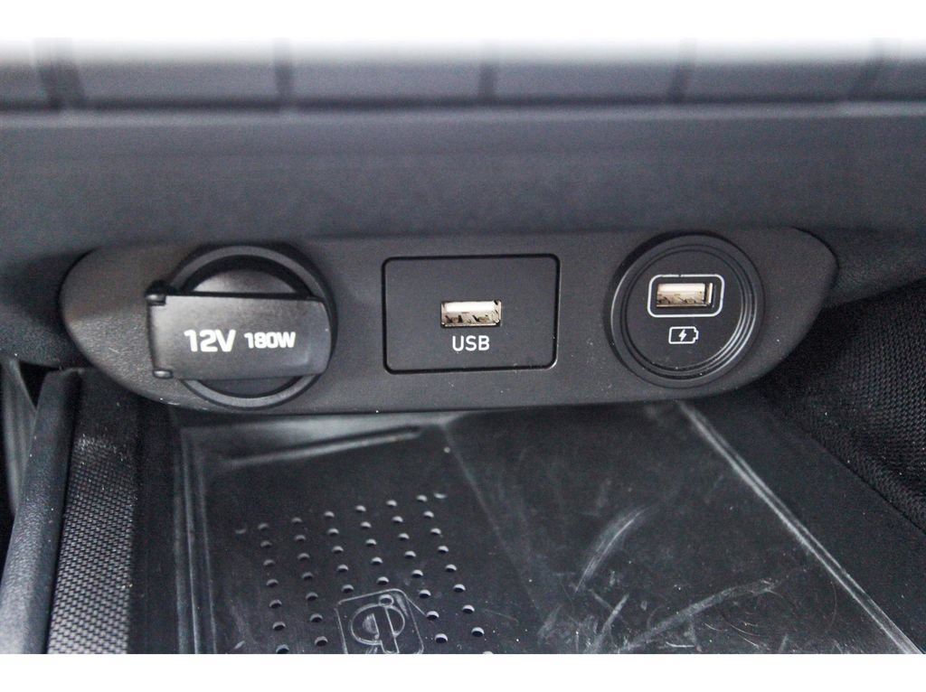 Used 2022 Hyundai Elantra SEL w/ Convenience Package FWD image 27