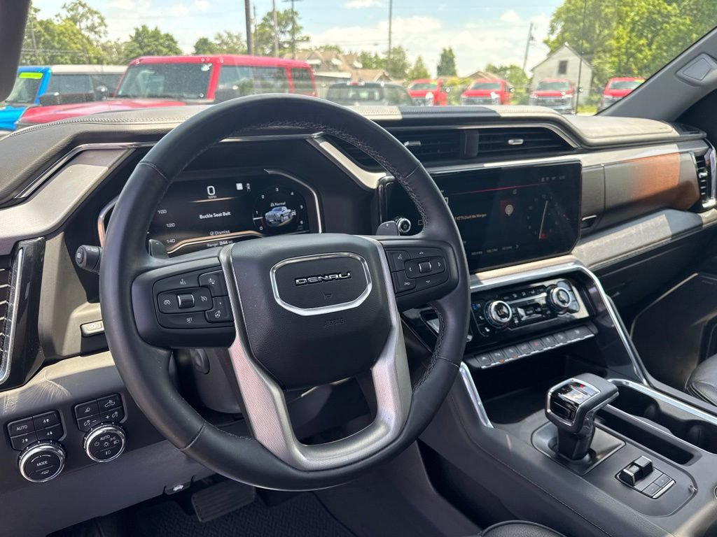 Used 2023 GMC Sierra 1500 Denali w/ Denali Reserve Package AWD/4WD image 8