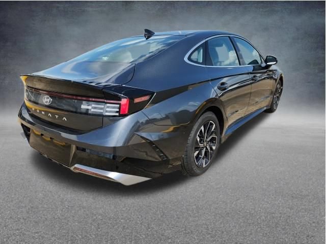 Used 2025 Hyundai Sonata SEL FWD image 9