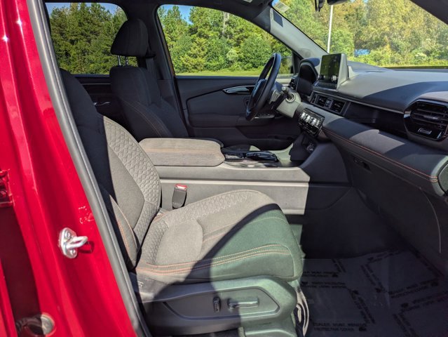 Used 2025 Honda Pilot Sport image 35