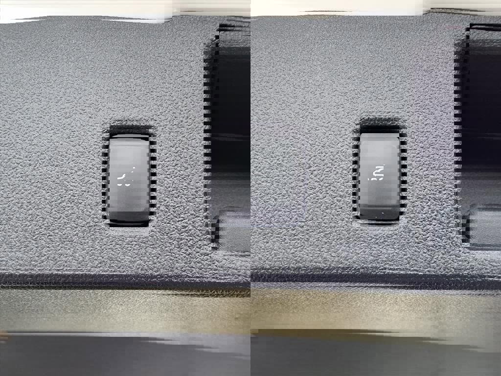 Certified 2022 Ford Escape Titanium w/ Class II Trailer Tow Package image 21