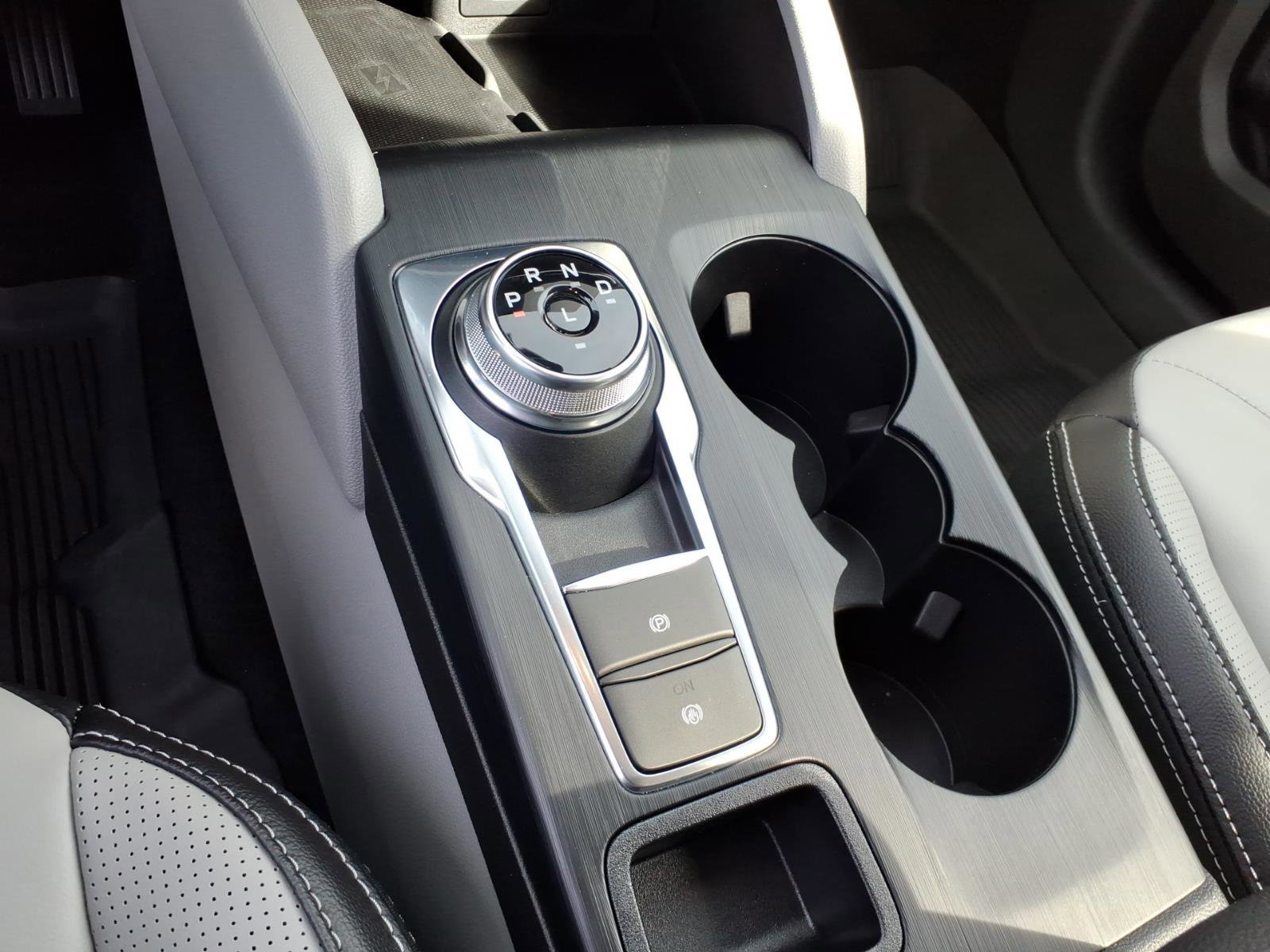 Certified 2025 Ford Escape Platinum w/ Premium Technology Package image 20