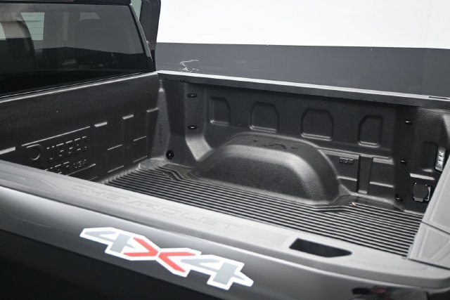 Used 2023 Chevrolet Silverado 1500 Custom w/ 2.7L Blackout Package AWD/4WD image 20