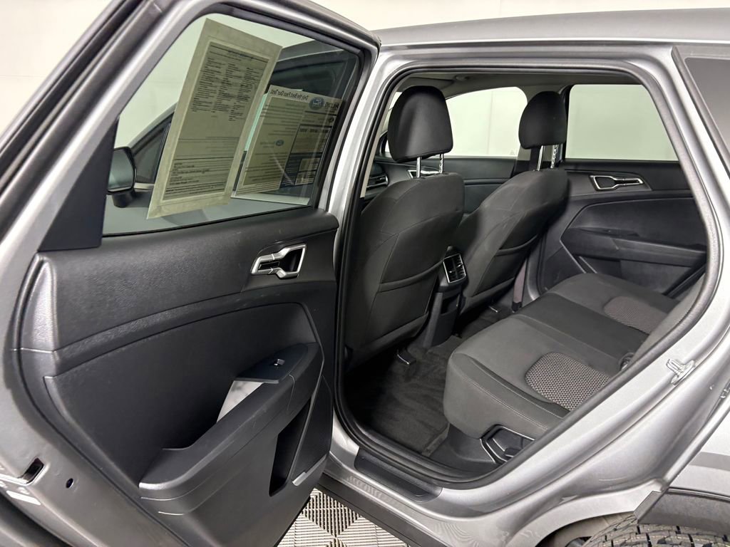 Used 2023 Kia Sportage LX AWD/4WD image 26