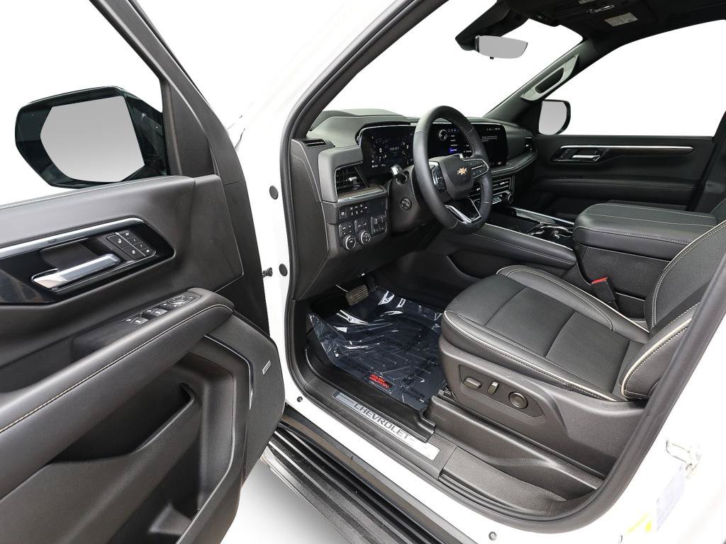 Used 2025 Chevrolet Tahoe Premier AWD/4WD image 11
