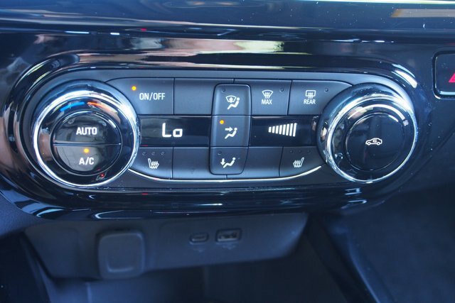Used 2025 Chevrolet Trax RS w/ Driver Confidence Package FWD image 25