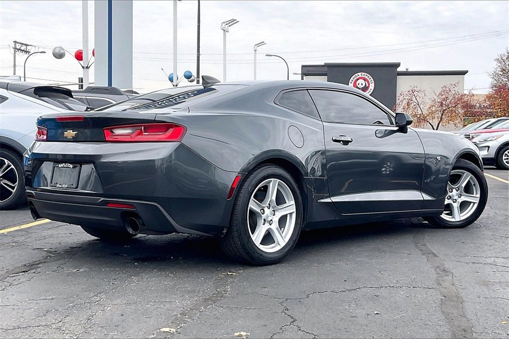 Used 2018 Chevrolet Camaro LT image 12
