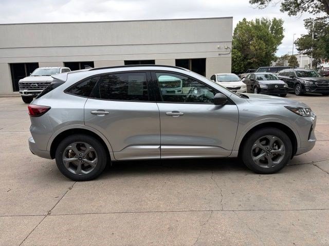 Certified 2024 Ford Escape ST-Line AWD/4WD image 9