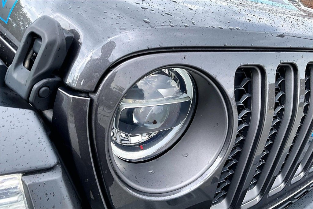 Used 2022 Jeep Wrangler Unlimited Rubicon 4xe w/ Cold Weather Group AWD/4WD image 27