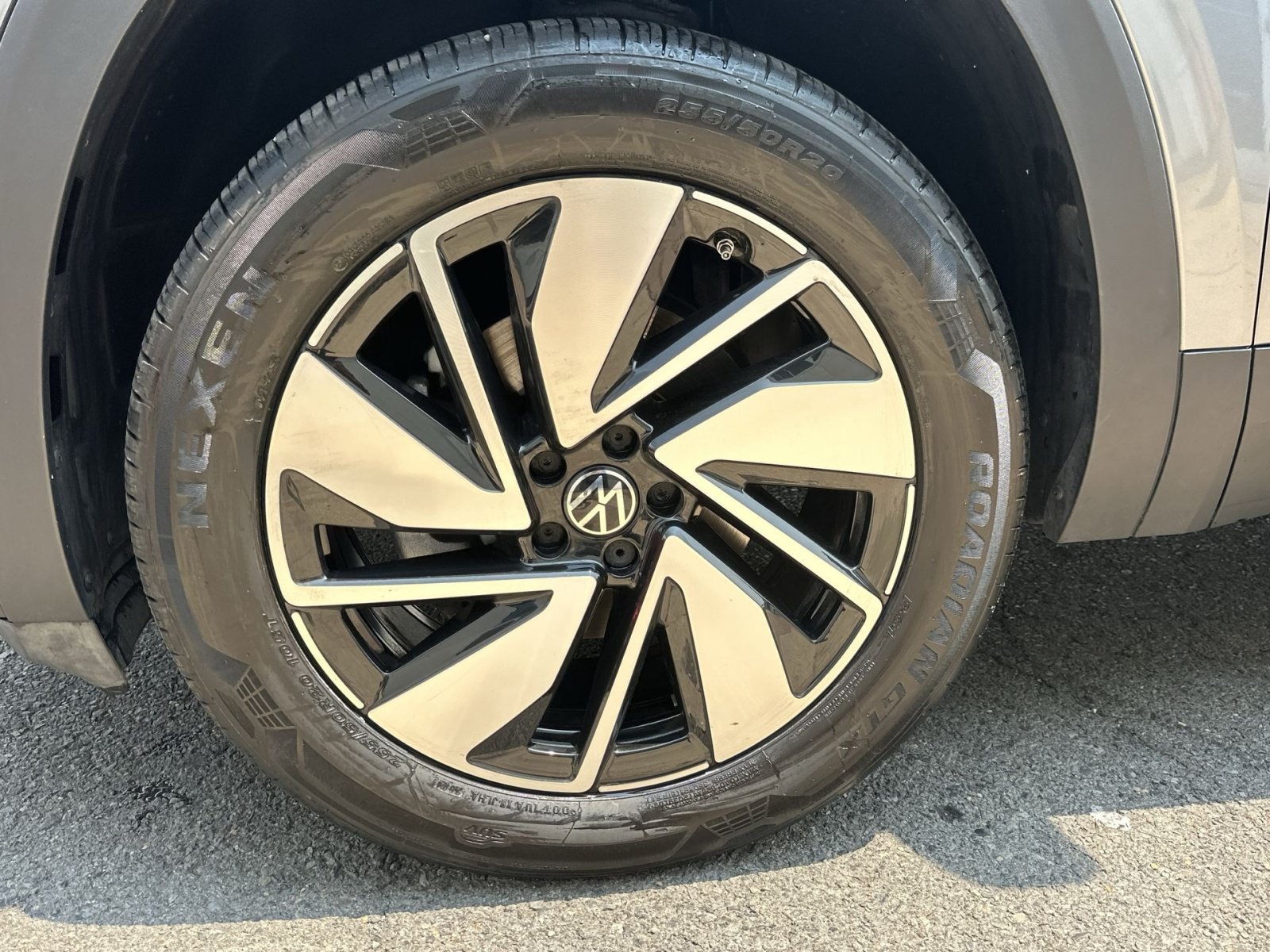 Used 2025 Volkswagen Atlas SE AWD/4WD image 20