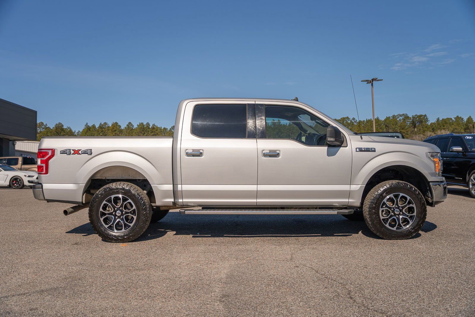 Certified 2019 Ford F150 XLT w/ Equipment Group 302A Luxury image 6
