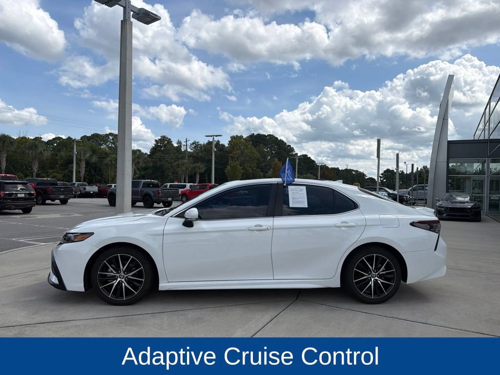 Used 2023 Toyota Camry SE w/ Convenience Package FWD image 4