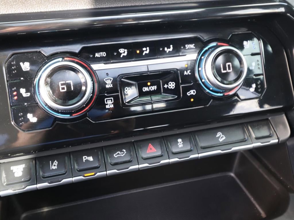 Used 2025 GMC Sierra 2500 AT4 w/ AT4 Premium Plus Package image 22