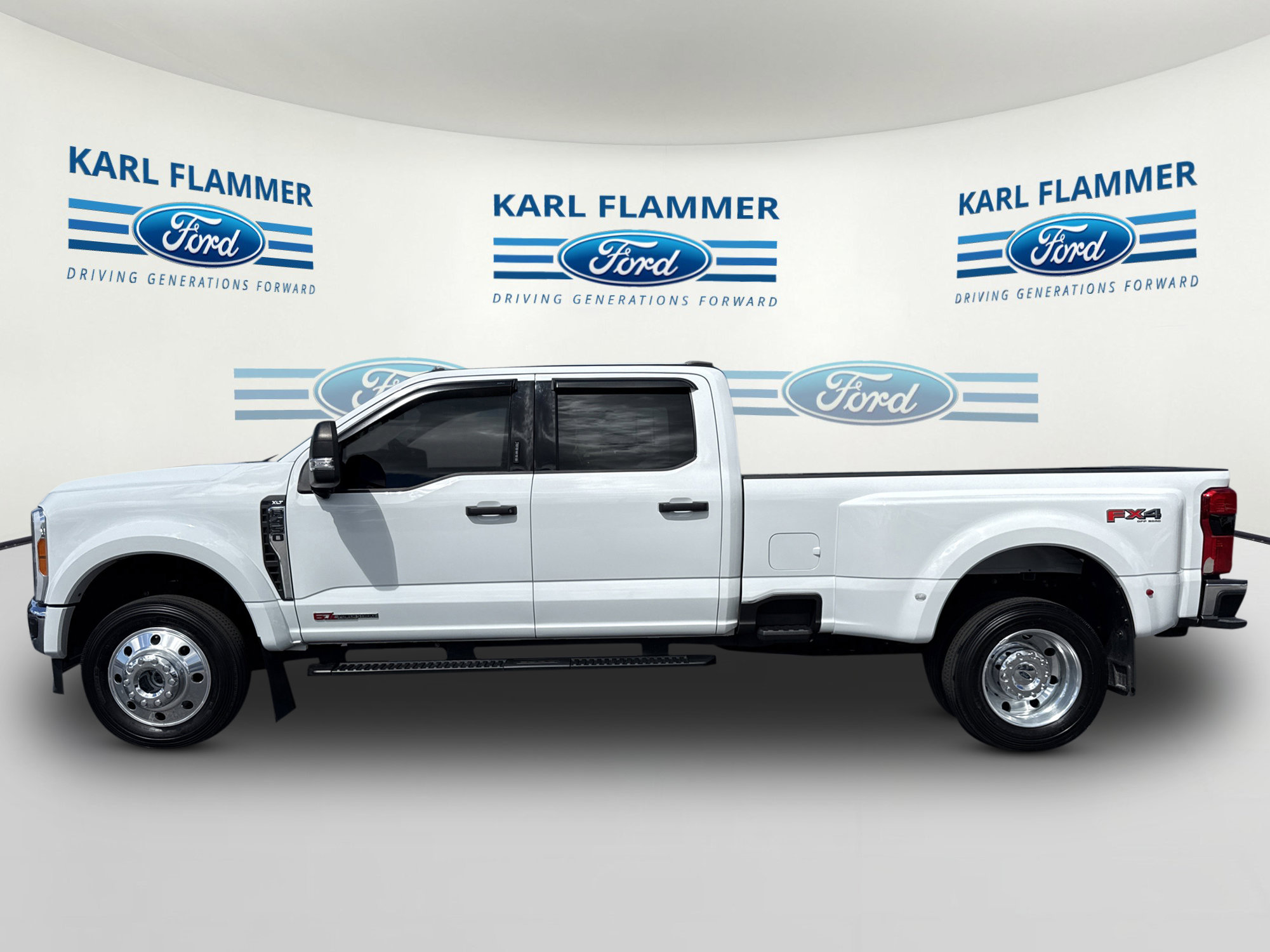 Certified 2023 Ford F450 XLT w/ 360-Degree Camera Package AWD/4WD image 5