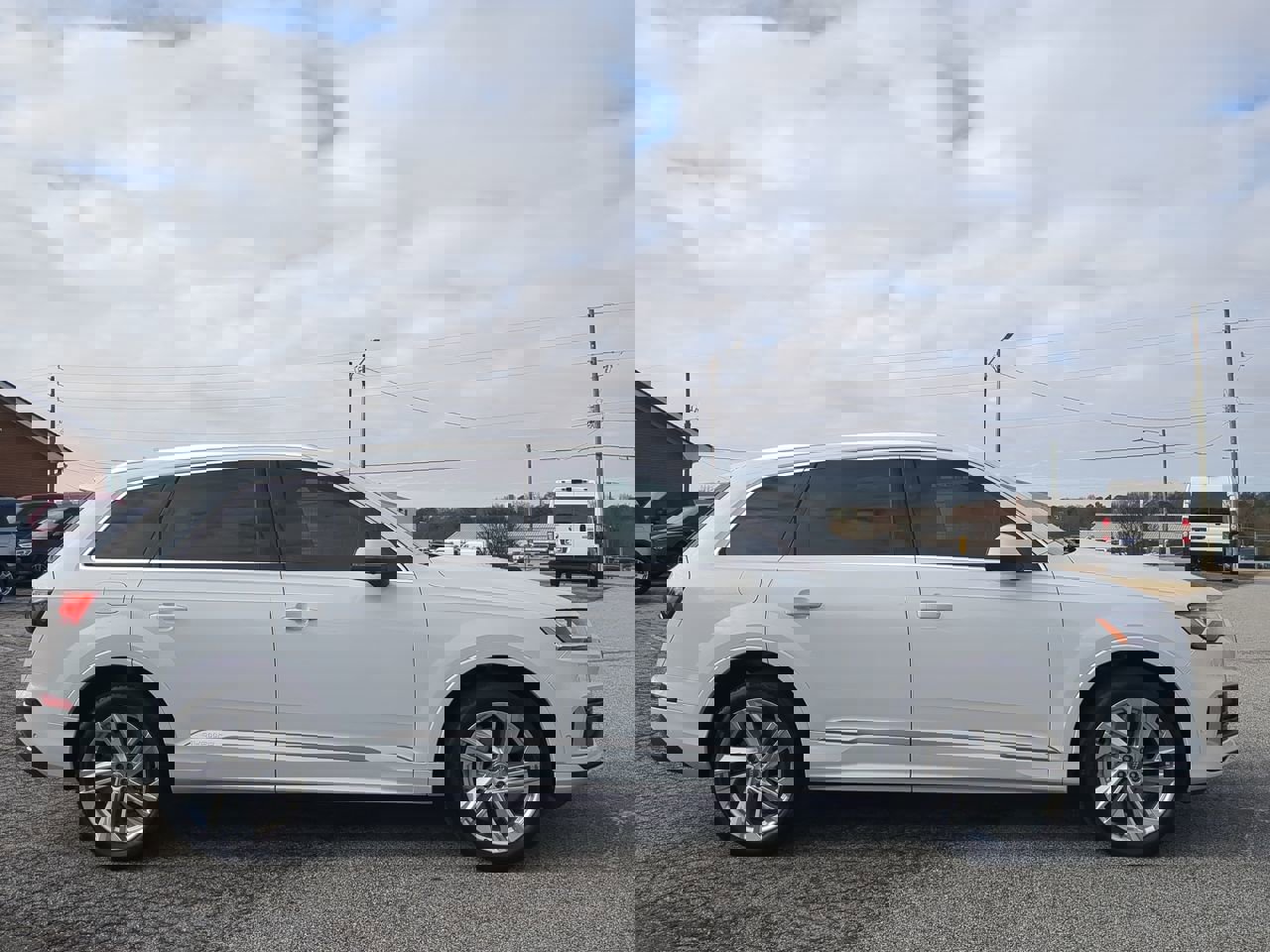 Used 2020 Audi Q7 2.0T Premium Plus w/ Premium Plus Package image 2