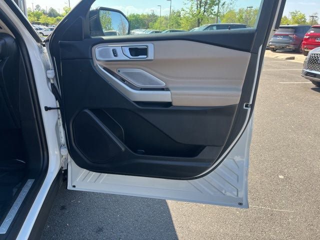 Certified 2023 Ford Explorer Limited w/ Limited Technology Package AWD/4WD image 24