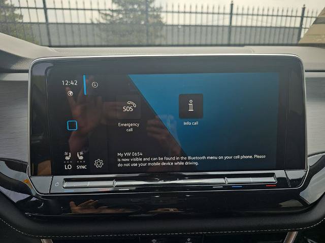 Used 2025 Volkswagen Atlas Cross Sport SE AWD/4WD image 22
