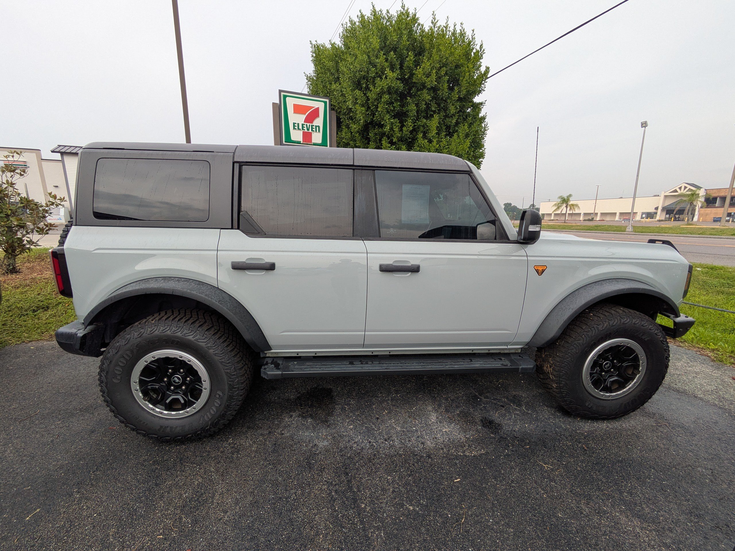 Certified 2022 Ford Bronco Badlands AWD/4WD image 3