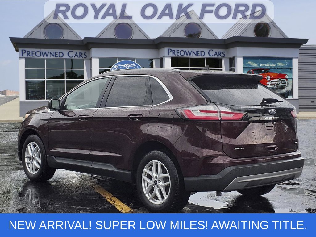 Certified 2024 Ford Edge SEL w/ Convenience Package AWD/4WD image 2