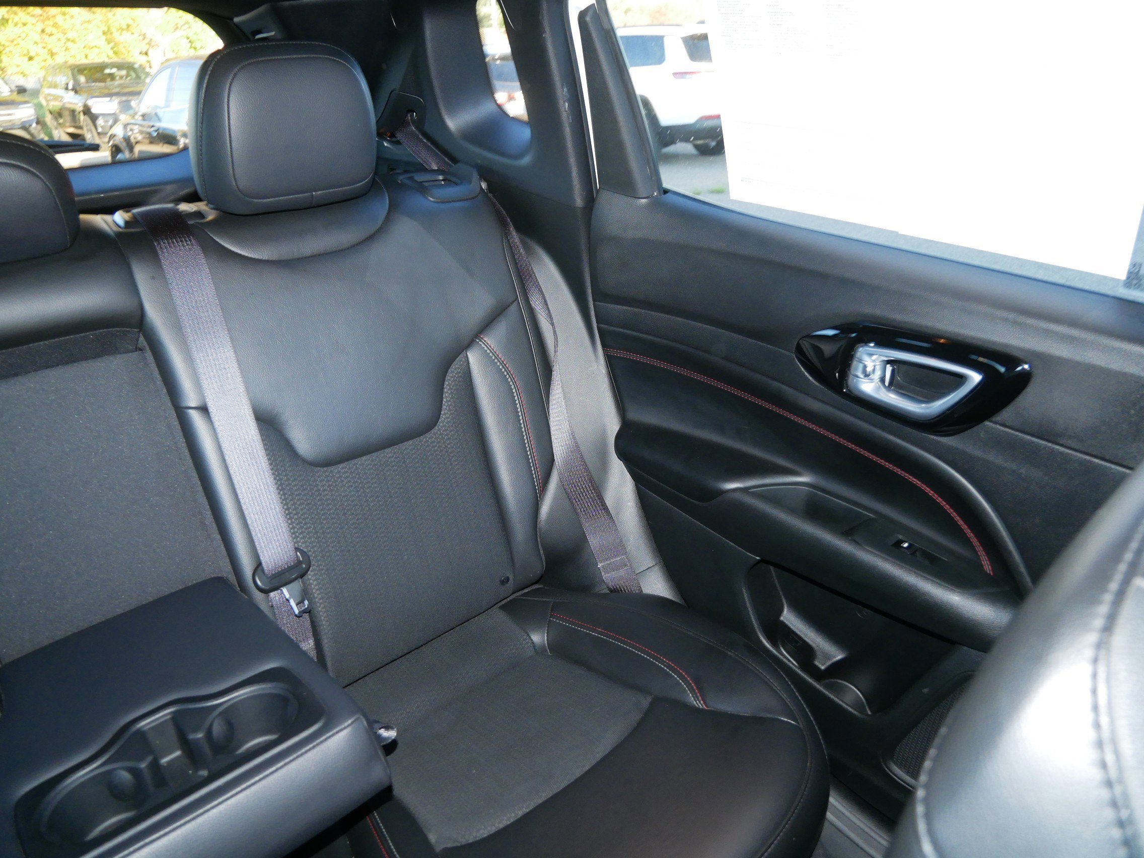 Used 2023 Jeep Compass Trailhawk image 14