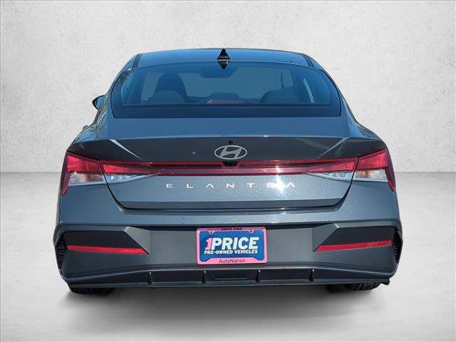 Used 2024 Hyundai Elantra SEL image 5