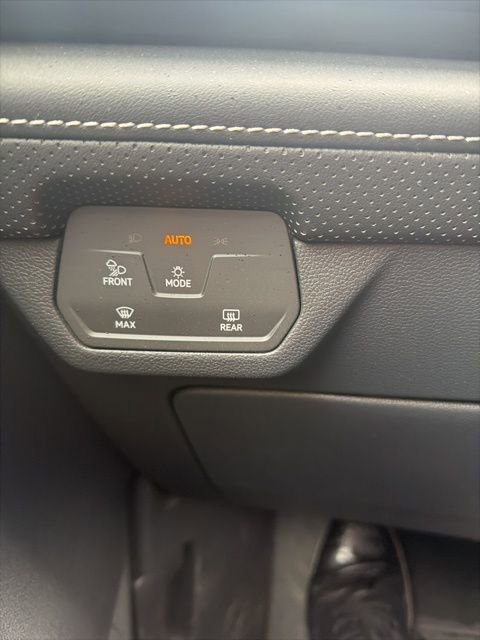 Used 2024 Volkswagen Atlas Cross Sport SE AWD/4WD image 20