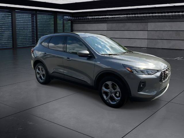 Certified 2025 Ford Escape ST-Line Select AWD/4WD image 17