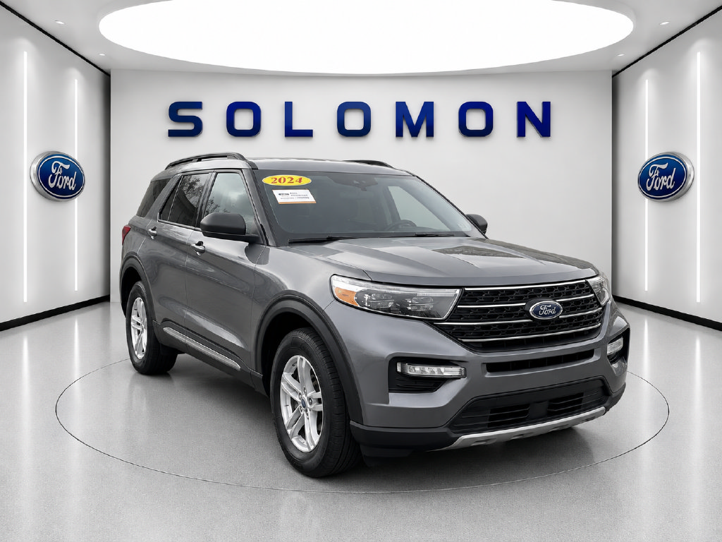 Certified 2024 Ford Explorer XLT w/ Equipment Group 202A AWD/4WD image 3