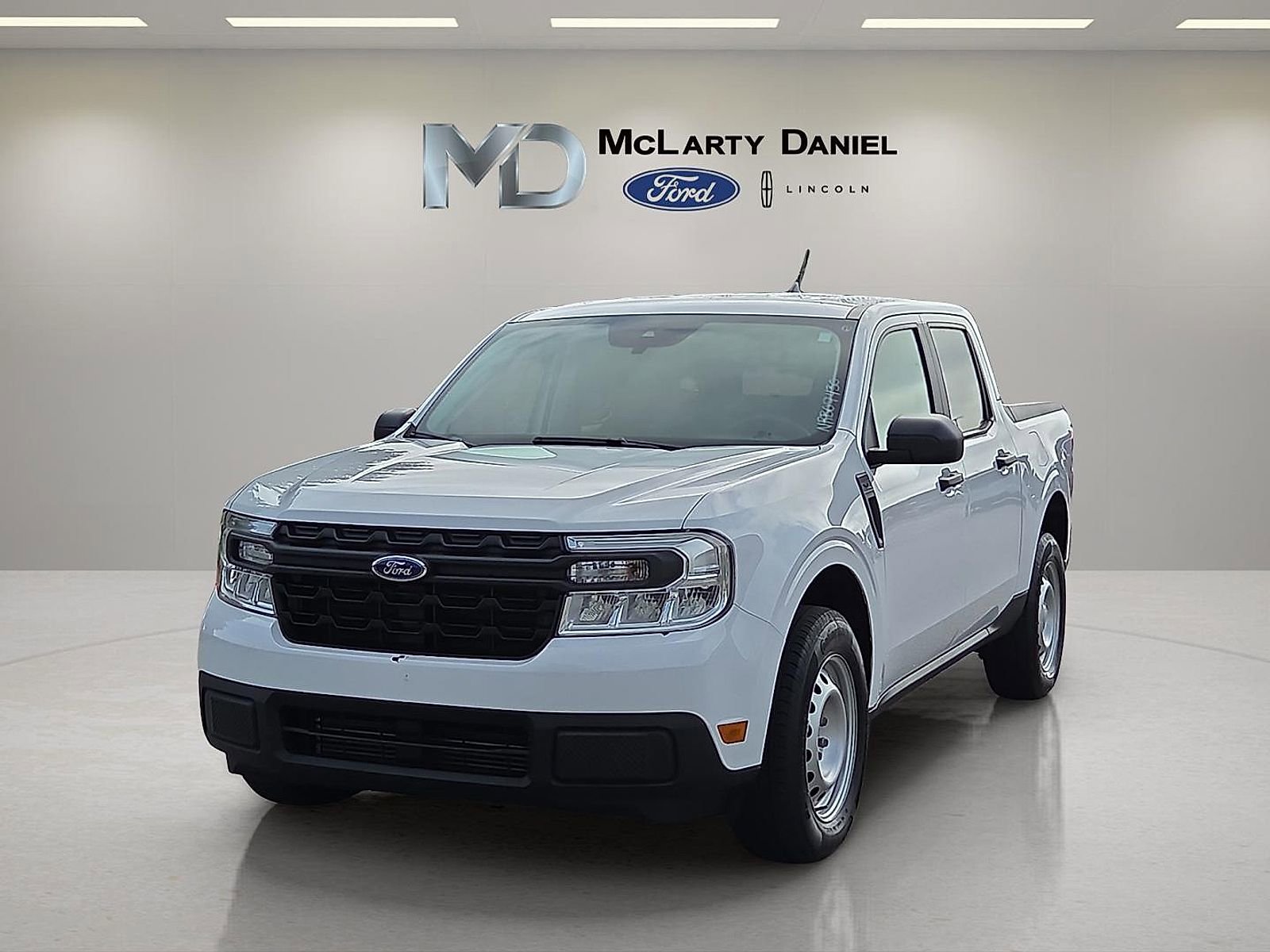Certified 2022 Ford Maverick XL FWD image 2
