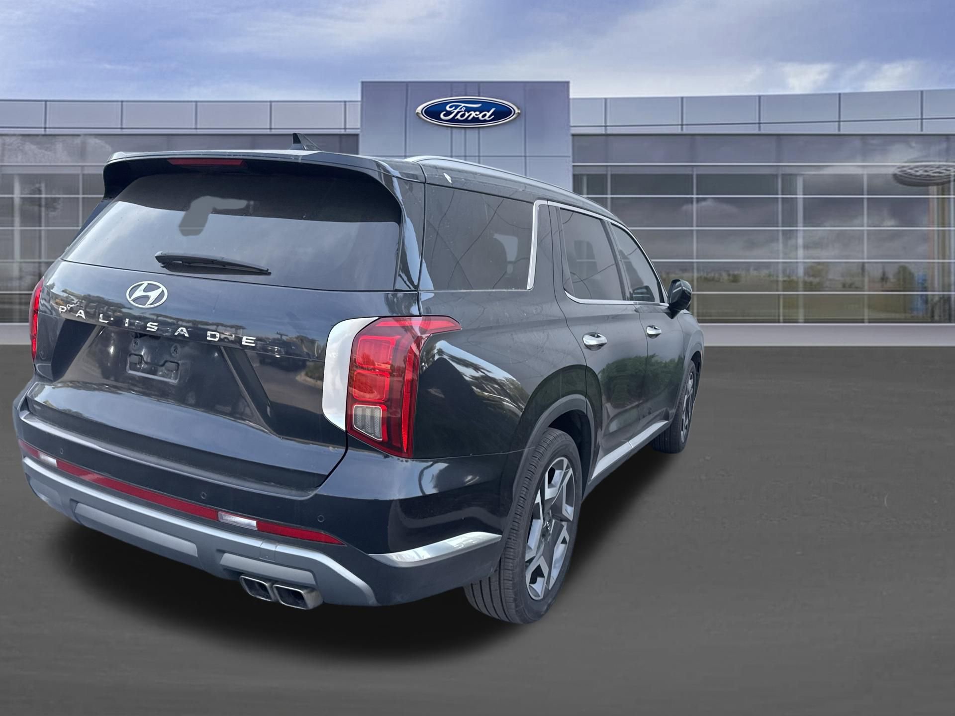 Used 2024 Hyundai Palisade Limited image 4