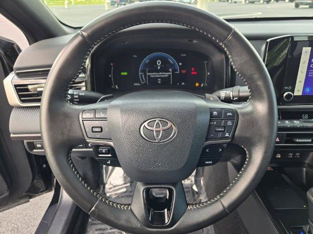 Used 2025 Toyota Camry SE FWD image 31