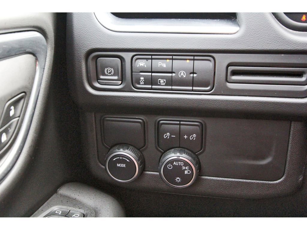 Used 2023 Chevrolet Suburban RST w/ Luxury Package image 20