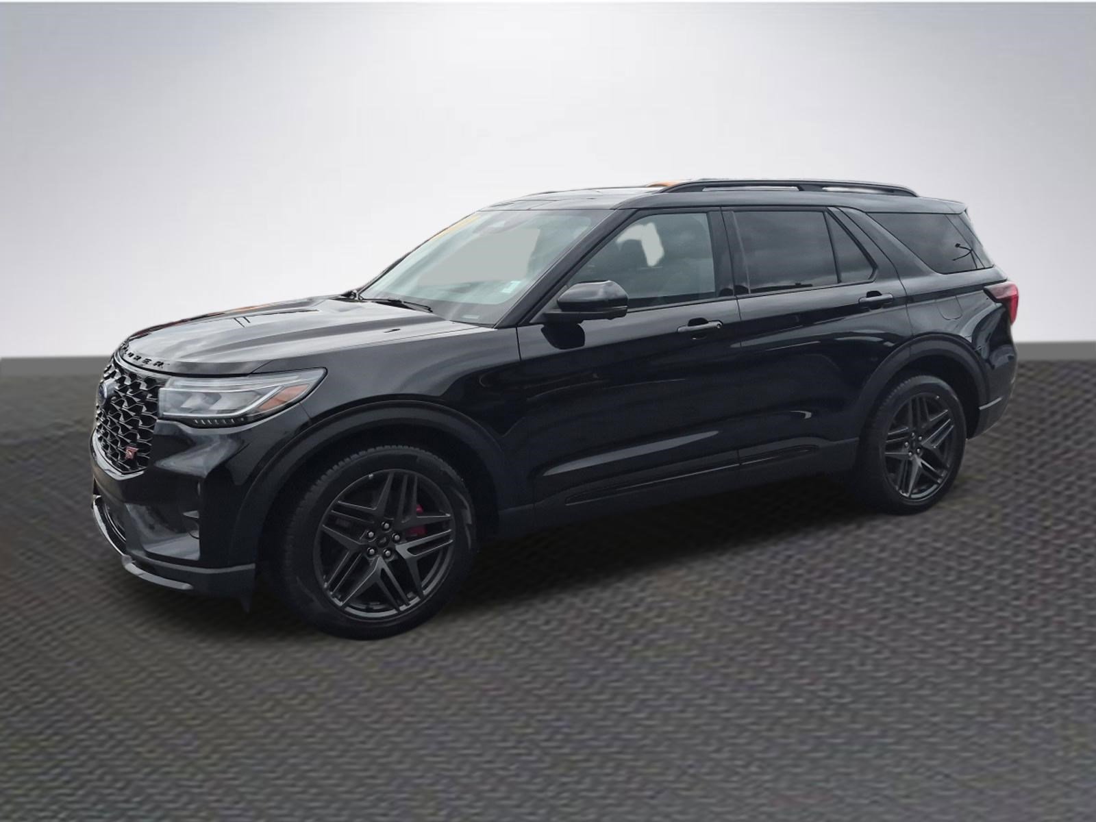 Certified 2025 Ford Explorer ST image 2