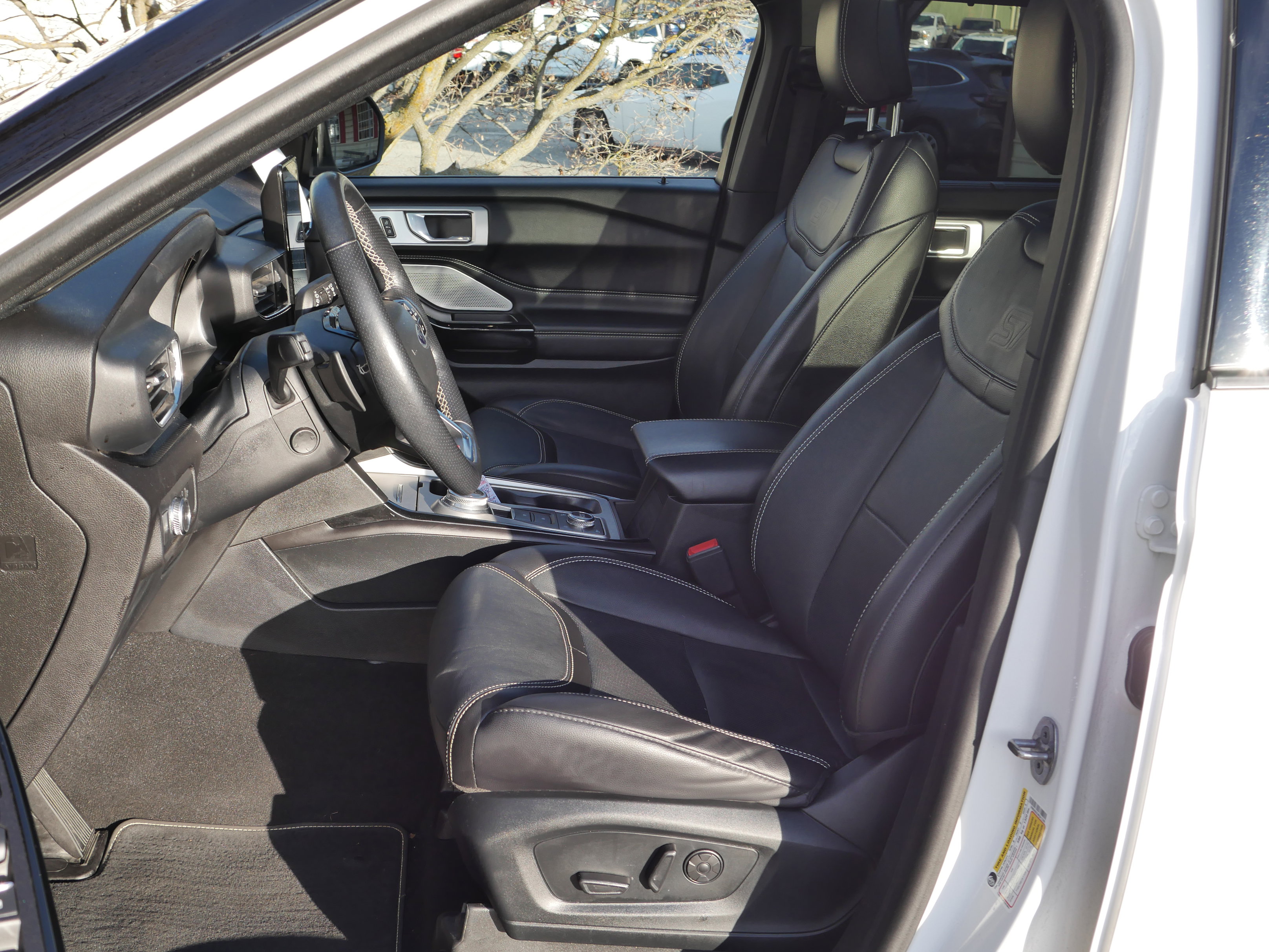 Certified 2022 Ford Explorer ST w/ Equipment Group 401A image 3