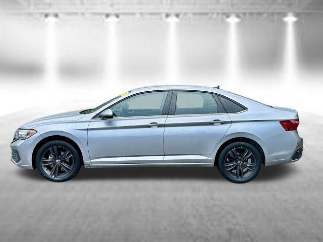 Used 2023 Volkswagen Jetta SE w/ Black Wheel Package FWD image 8