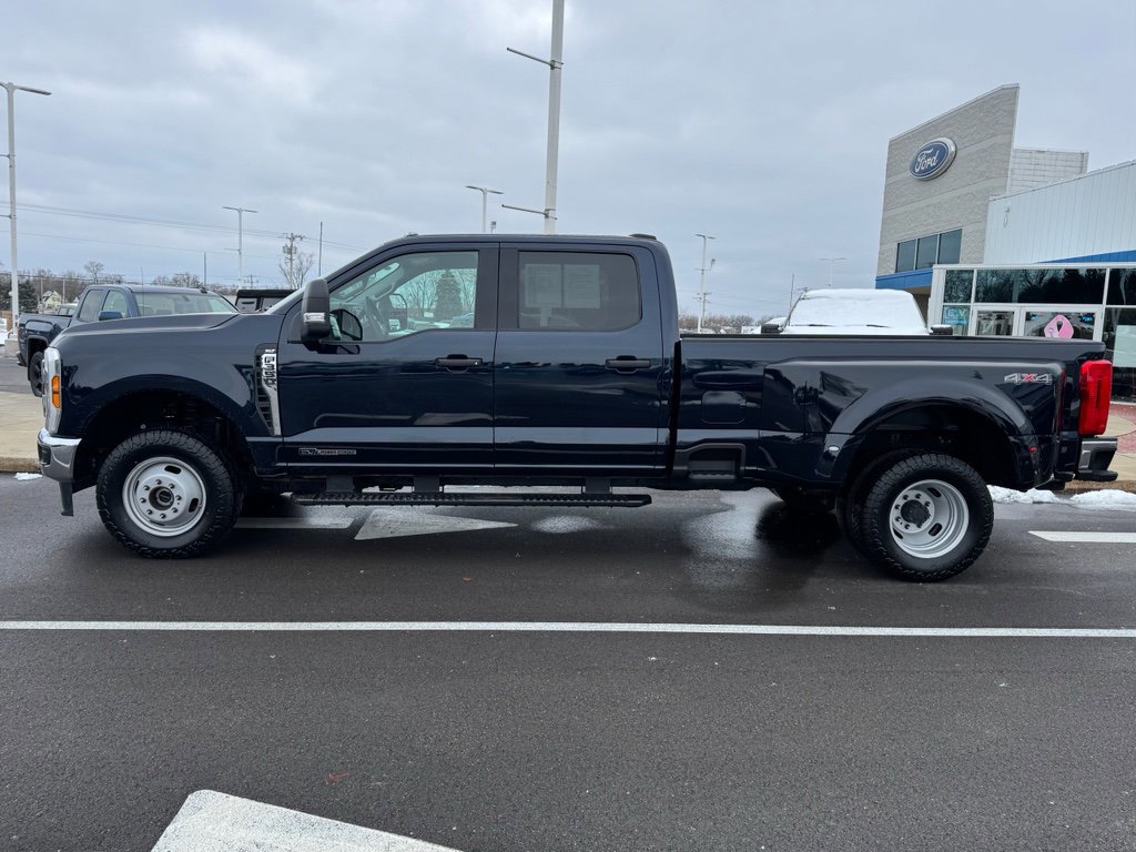 Certified 2025 Ford F350 XLT image 2