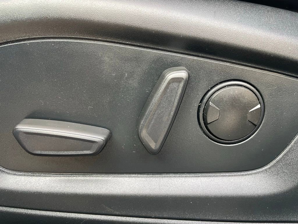 Certified 2024 Ford Explorer XLT w/ Equipment Group 202A image 21