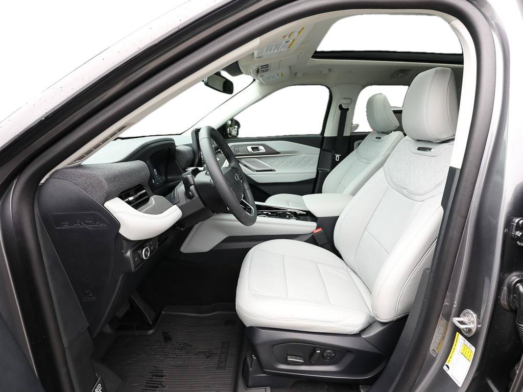 Certified 2026 Ford Explorer Platinum w/ LUX Leather Package AWD/4WD image 12
