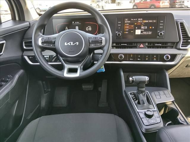 Used 2023 Kia Sportage LX FWD image 11