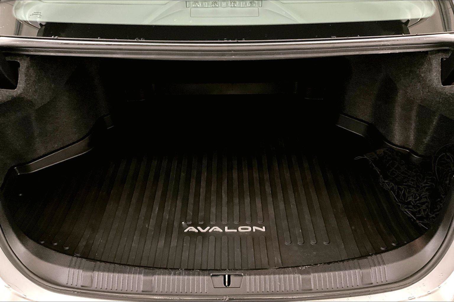 Used 2017 Toyota Avalon Limited w/ All Weather Liner Package image 34